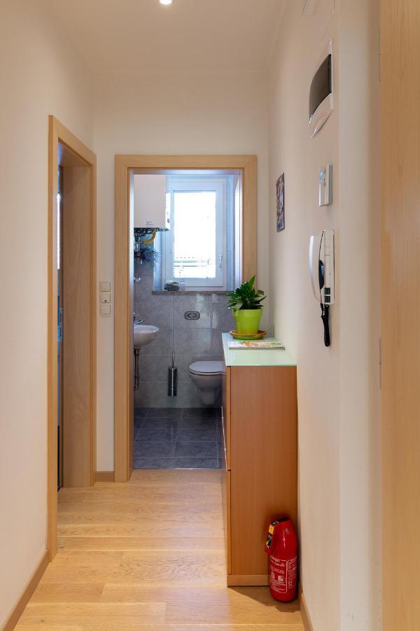 Apartment Haus Lang Lagundo Esterno foto